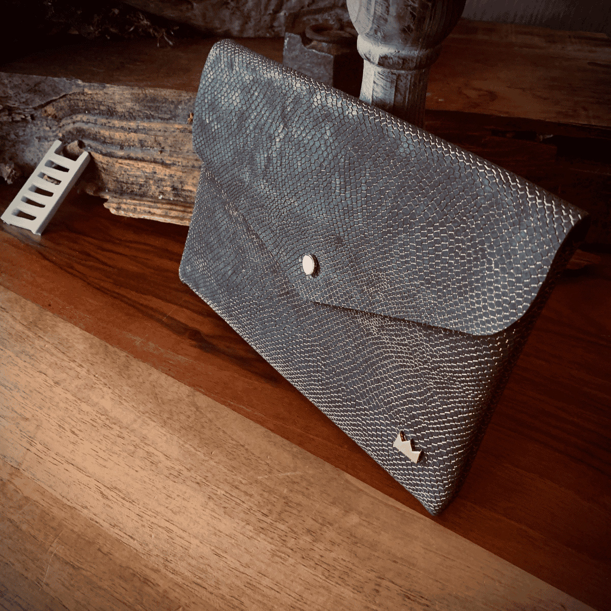 Bakır Renk Deri Zarf Çanta