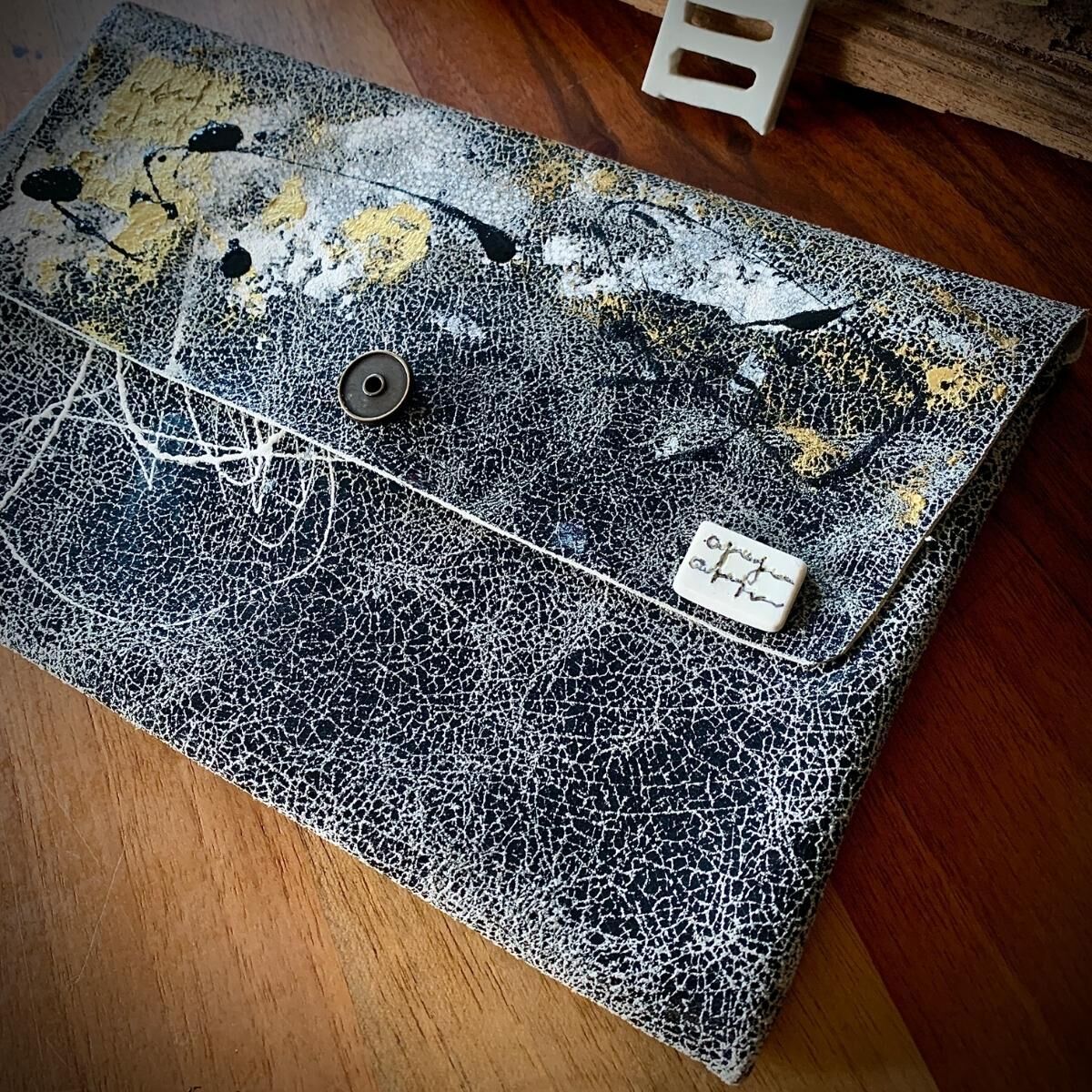 Füme Boyanmış Deri Clutch