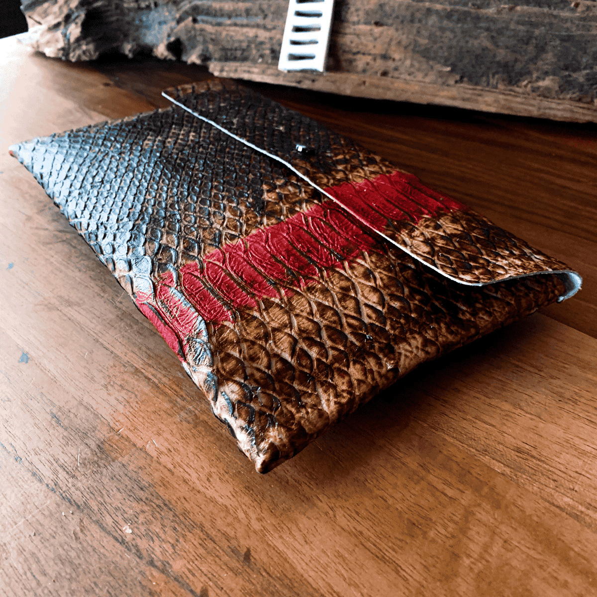 Yılan Baskılı Deri Zarf Çanta