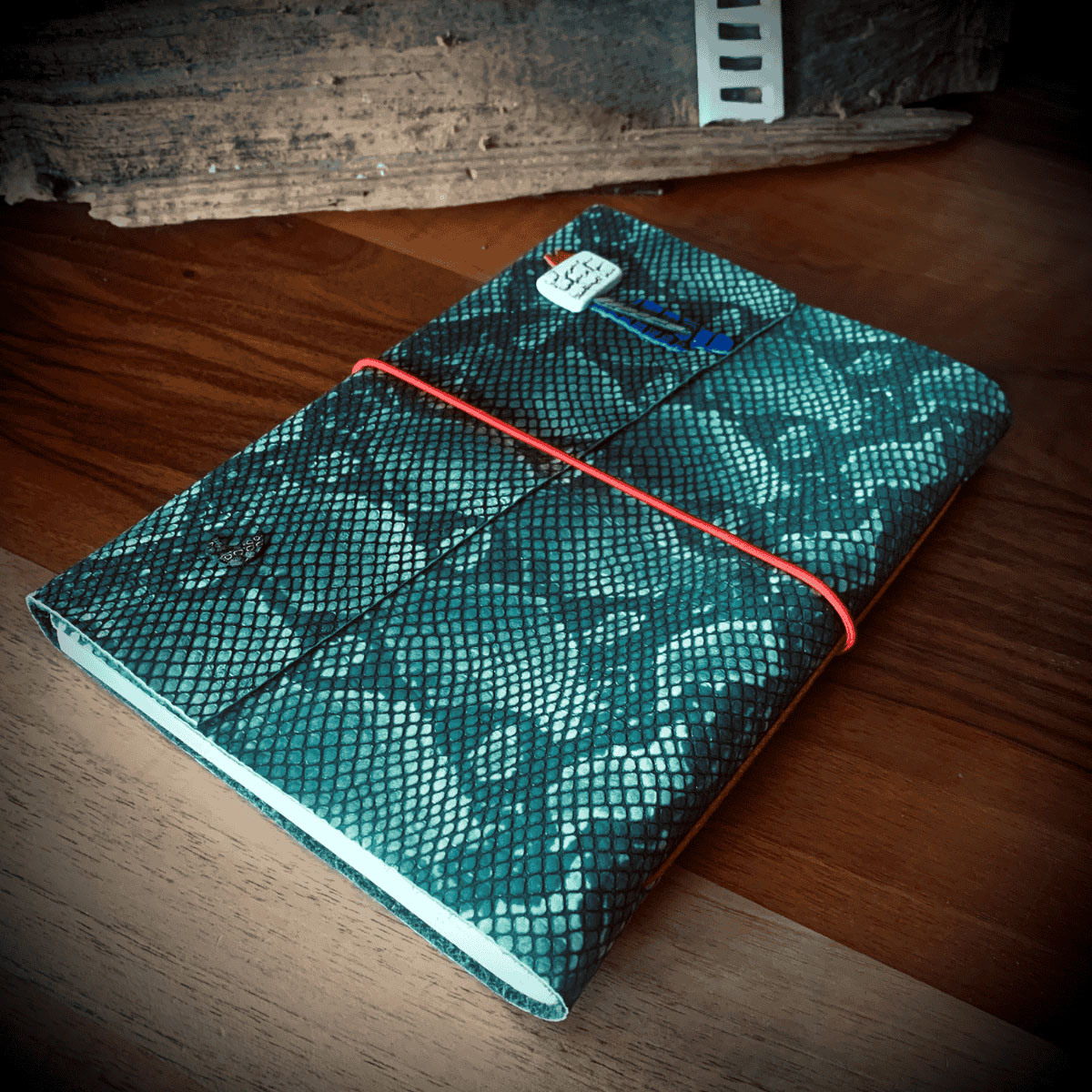 Yeşil El Yapımı Deri Defter - L