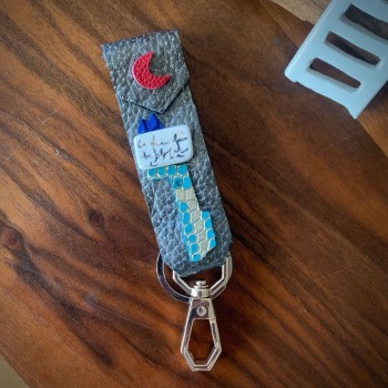 Kurşun Metalik Renk Deri Anahtarlık